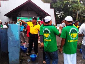relawan-pembersih-masjid