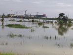 91388-kawasan-banjir-di-permukiman-warga-di-dekat-mal-aeon-cakung-jakarta-timur