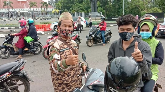 FKDT SUBANG BAGIKAN MASKER GRATIS