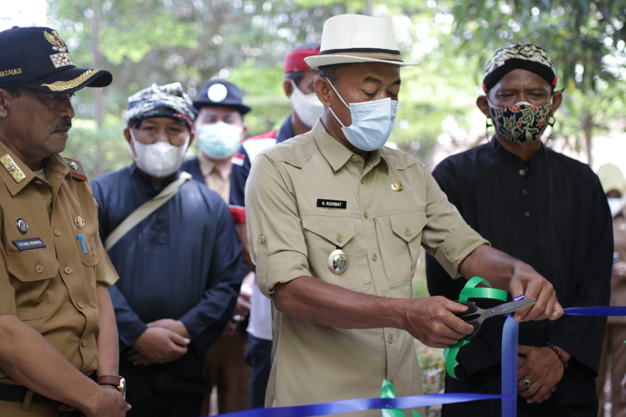 Jimat Resmikan SDN Winayasari Di Desa Kosambi
