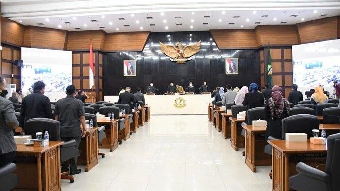 dprd-provinsi-jawa-barat-menggelar-rapat-paripurna